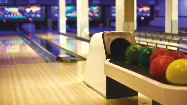 288 Creative Funny Bowling Alley Names Ideas
